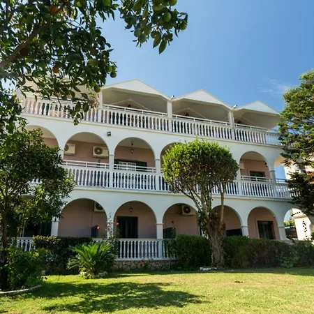 Alamis & Aparthotel