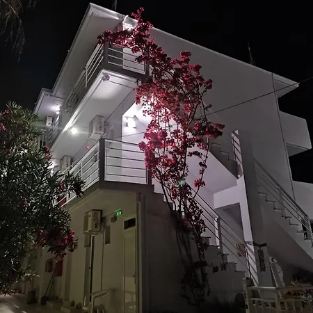 Apartment Yanna &