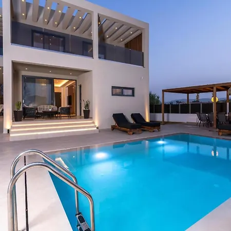 Diamond With Swimming Pool In Villa