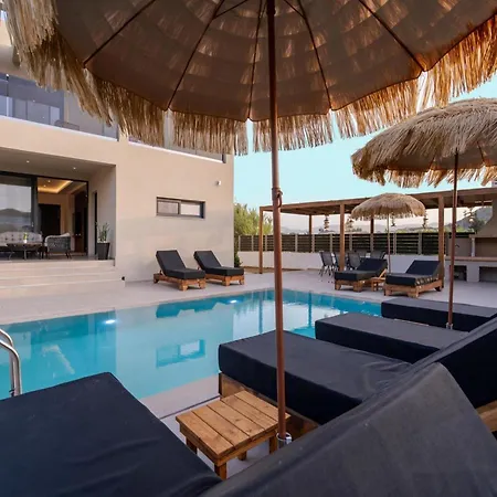 Diamond With Swimming Pool In *