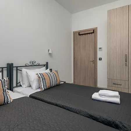 Katsaros Luxury Apts Ii 5 Min Walk To Apartment