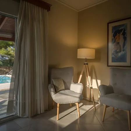 Villa Tierra Verde, Luxury Retreat With 3 Acres Lush Garden