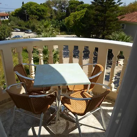 Basil Aparthotel 2*