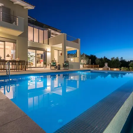 Akemi Luxury Villa