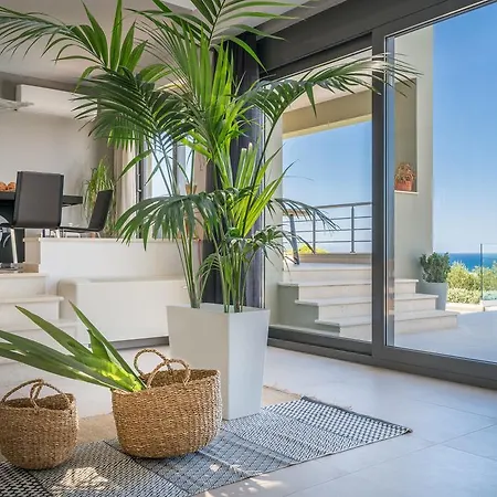 Akemi Luxury Villa