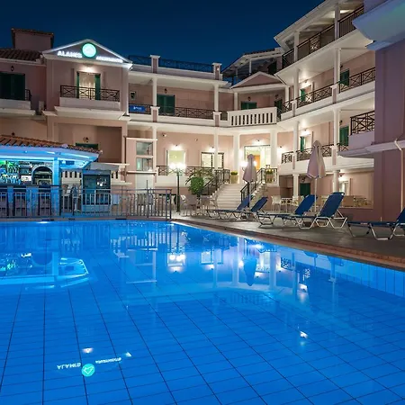 Aparthotel Alamis & 4*