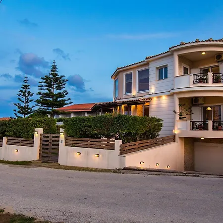 Villa Kondarini - Stunning Sea Views, 290m From The Beach, By Zantewize