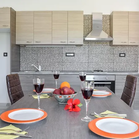 Katsaros Luxury Apts 5min Walk To Beach Apartment *