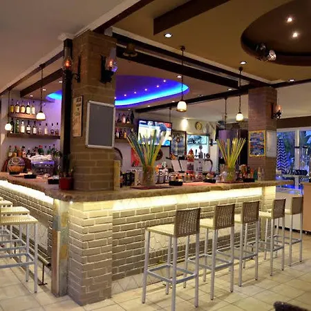 Hotel Planos Beach Aparthotel 3*