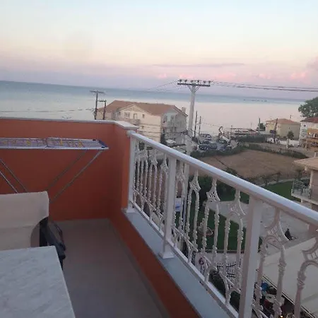 Planos Beach Aparthotel 3*