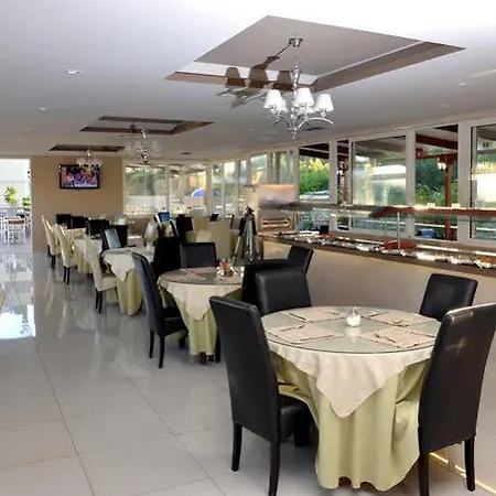 Hotel Planos Beach Aparthotel 3*