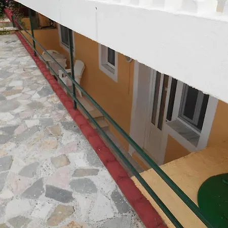 Planos Beach Aparthotel