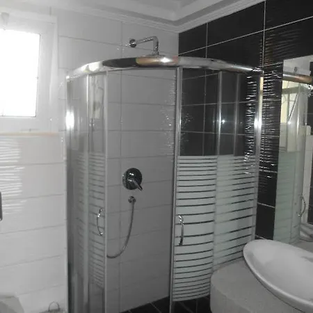 Planos Beach Aparthotel 3*