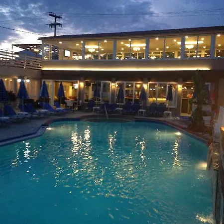 Planos Beach Aparthotel 3*