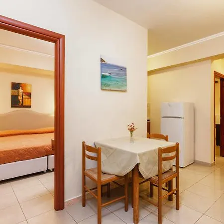 Hotel Planos Beach Aparthotel 3*