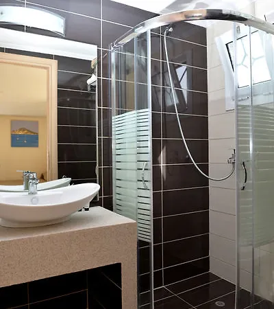 Planos Beach Aparthotel