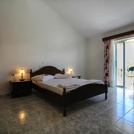 Basil Aparthotel 2*