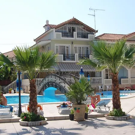 Basil Aparthotel 2*