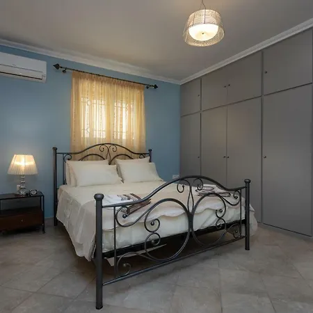 Erato Apartment *
