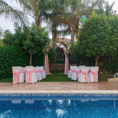 Mamfredas Luxury Villa *