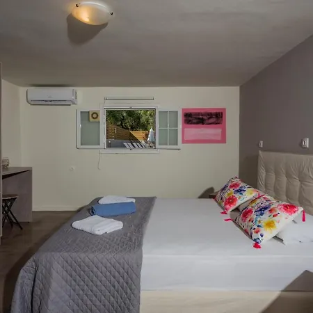 Apartment Asante Group Homes *