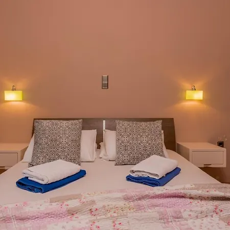 Apartment Asante Group Homes *