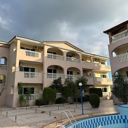 Sandy Maria 701 Apartment