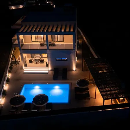Diamond With Swimming Pool