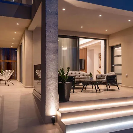 Diamond With Swimming Pool *