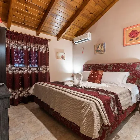 Holiday home Mary