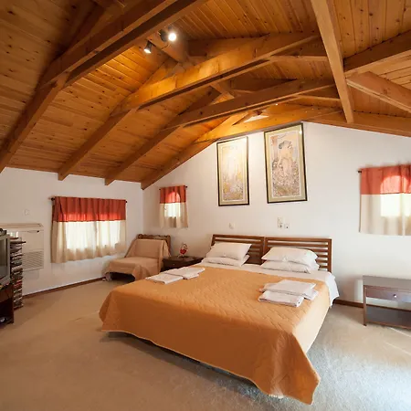 Aparthotel Zarkadis 2*