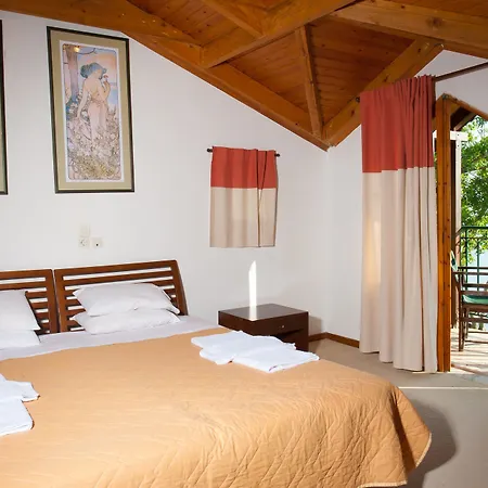 Zarkadis Aparthotel 2*