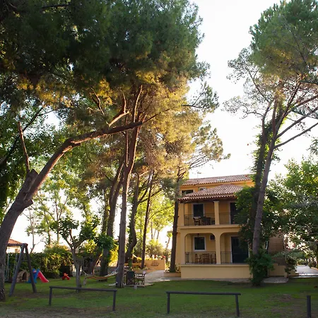 Zarkadis Aparthotel